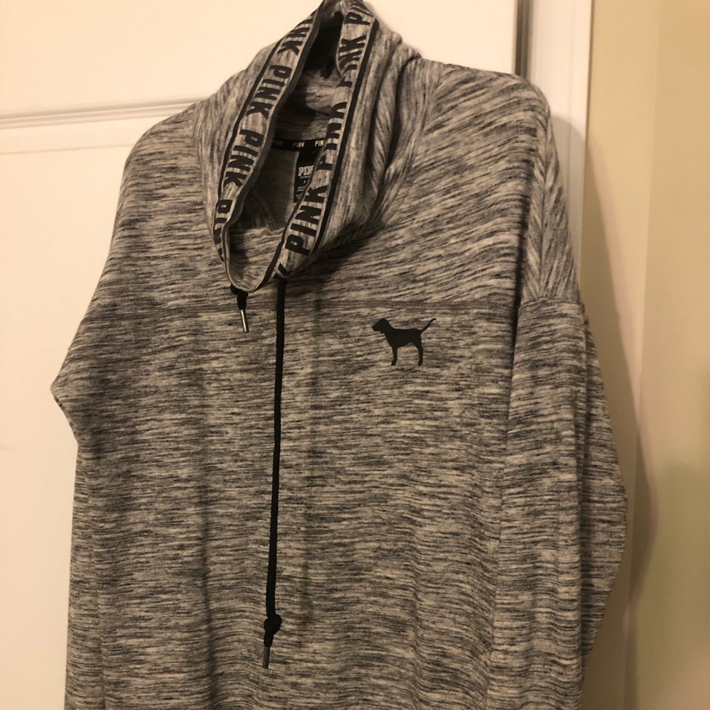 LIKE NEW VS PINK SWEATER WITH COLLAR